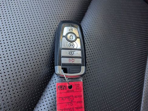 Used 2022 Ford Escape Titanium image 30