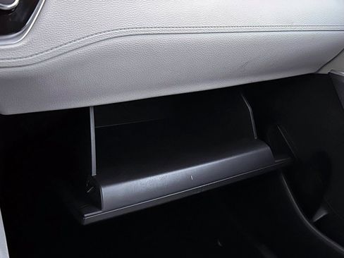 Used 2023 Toyota Corolla Cross L image 22