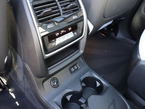 Certified 2023 BMW X7 xDrive40i w/ M Sport Package image 16