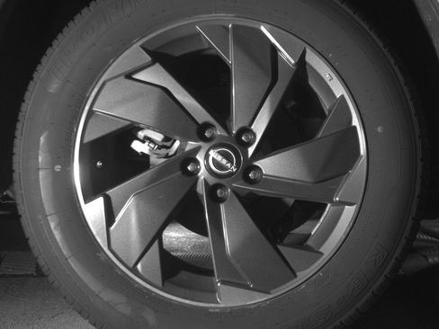 Used 2025 Nissan Rogue SV AWD/4WD image 15