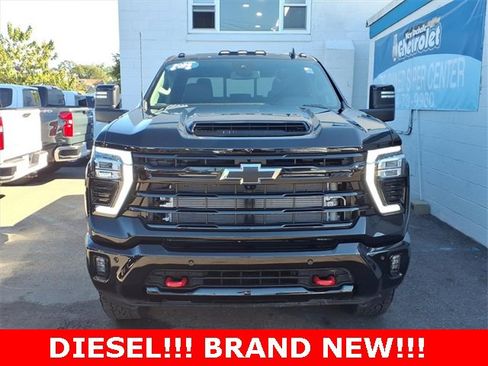 Used 2025 Chevrolet Silverado 2500 LTZ w/ LTZ Plus Package image 2
