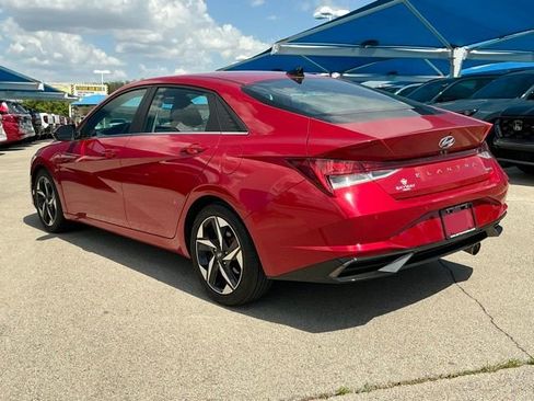 Used 2021 Hyundai Elantra Limited image 4