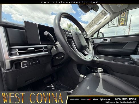 Used 2025 Hyundai Santa Fe SEL AWD/4WD image 20