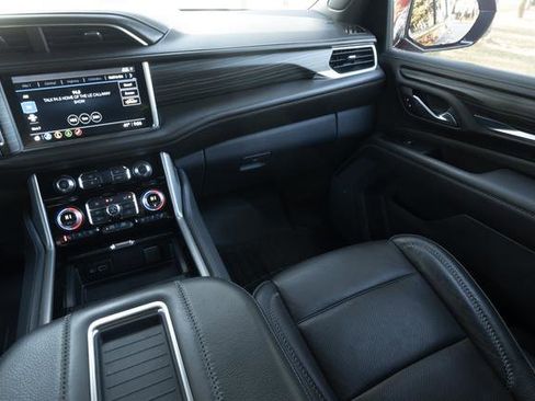 Used 2021 GMC Yukon Denali w/ Denali Premium Package image 15