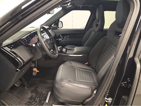 Used 2024 Land Rover Range Rover Sport AWD/4WD image 7