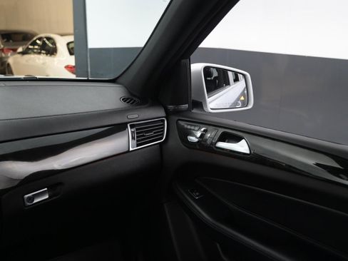 Used 2018 Mercedes-Benz GLS 450 4MATIC image 25