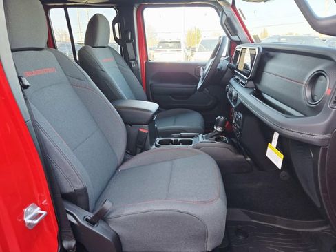 New 2026 Jeep Wrangler Unlimited Rubicon w/ Technology Group image 17