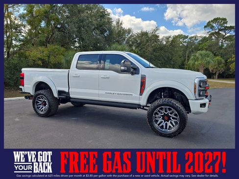 New 2026 Ford F250 Lariat w/ Black Appearance Package AWD/4WD image 2