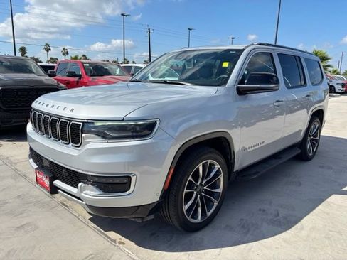 Used 2023 Jeep Wagoneer Series II w/ Premium Group I RWD image 3