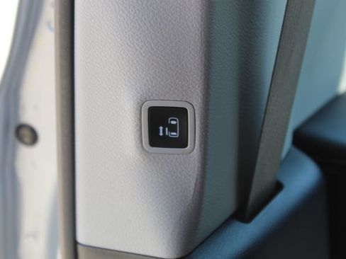 Used 2024 Chrysler Pacifica Touring-L FWD image 26