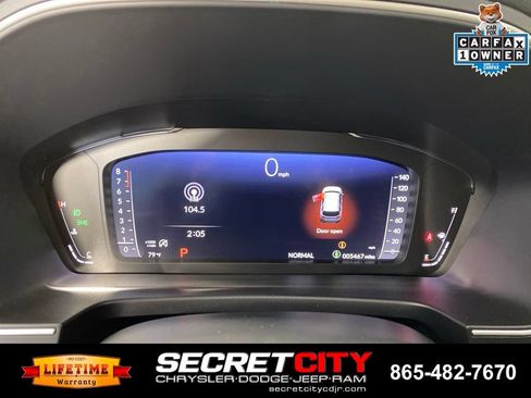 Used 2025 Honda Pilot Black Edition image 17