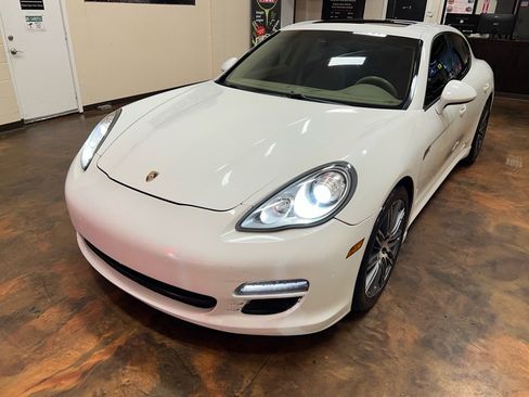 Used 2013 Porsche Panamera 4 image 46