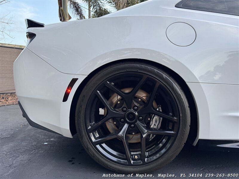Used 2018 Chevrolet Camaro SS RWD image 10