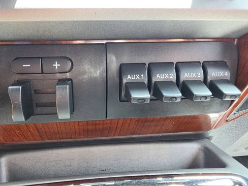 Used 2016 Ford F250 King Ranch w/ FX4 Off-Road Package AWD/4WD image 19