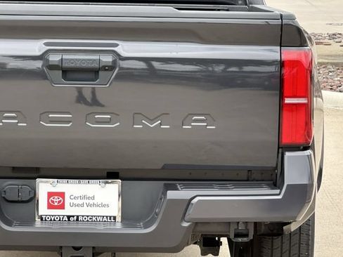 Certified 2025 Toyota Tacoma SR5 AWD/4WD image 6