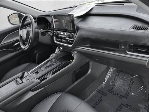 Certified 2025 Toyota Grand Highlander AWD image 21