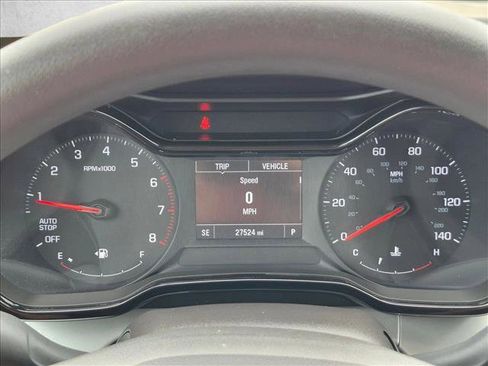 Used 2025 Chevrolet Trax LS w/ LS Convenience Package FWD image 11