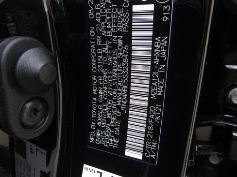 Used 2025 Toyota Corolla SE w/ SE Package image 26