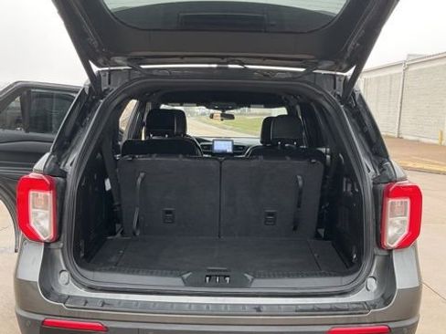 Used 2020 Ford Explorer XLT w/ Equipment Group 202A image 11