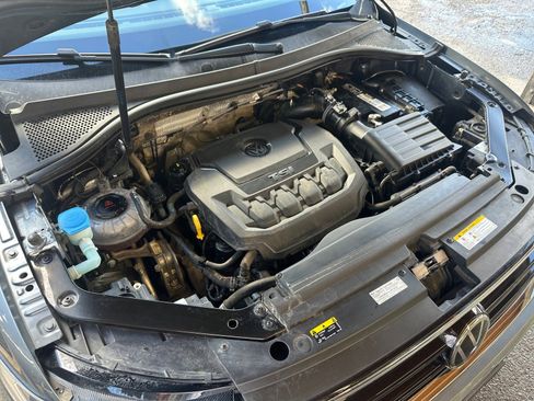 Used 2022 Volkswagen Tiguan SE R-Line image 29