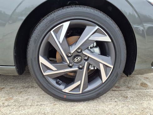 Used 2025 Hyundai Elantra SEL image 35