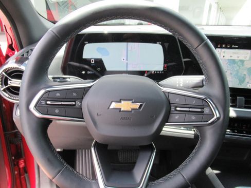 Used 2026 Chevrolet Equinox LT FWD image 22