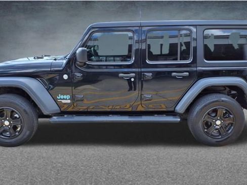 Used 2019 Jeep Wrangler Unlimited Sport S AWD/4WD image 2