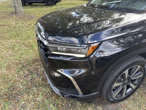 Used 2024 Honda Pilot Touring image 10