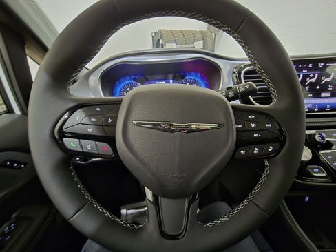 New 2026 Chrysler Pacifica Limited w/ S Appearance Package image 23