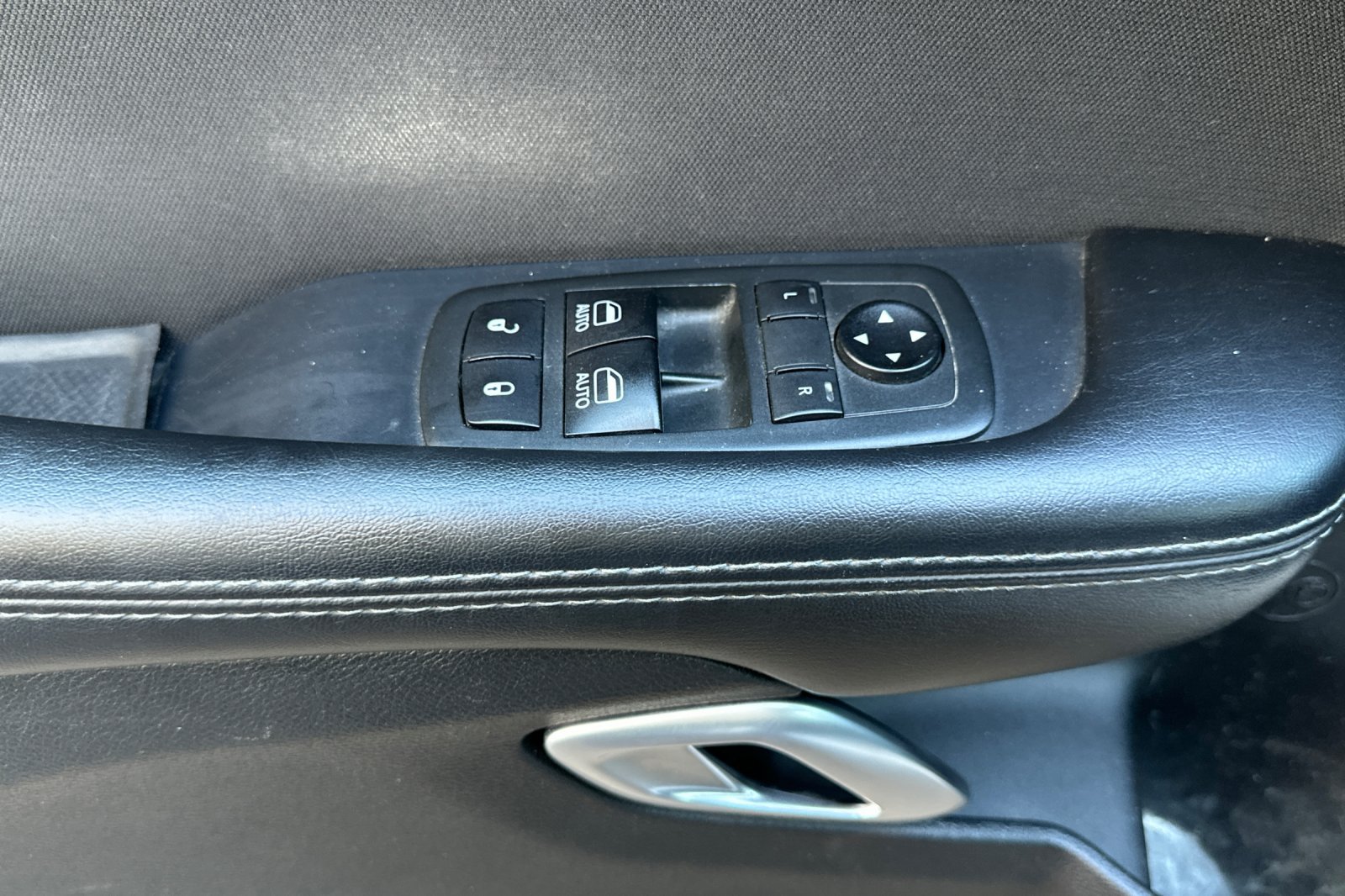 Used 2019 Dodge Challenger R/T RWD image 9