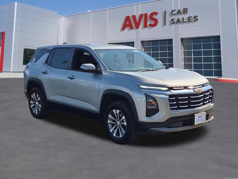 Used 2025 Chevrolet Equinox LT AWD/4WD image 3