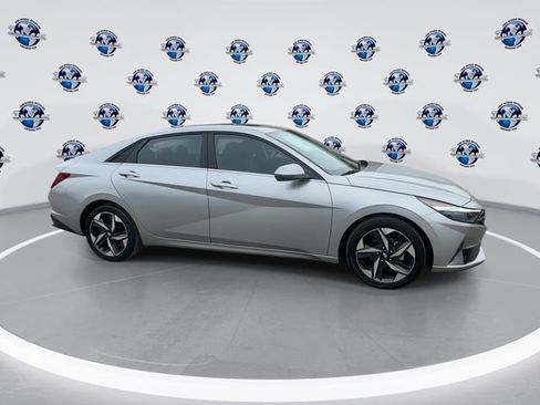 Used 2023 Hyundai Elantra Limited w/ Cargo Package image 10