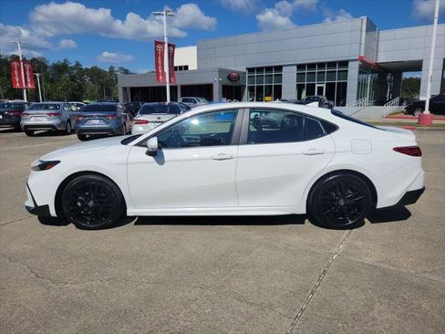 Certified 2025 Toyota Camry SE w/ Convenience Package image 2