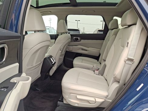 Used 2025 Kia Sorento X-Line EX AWD/4WD image 10