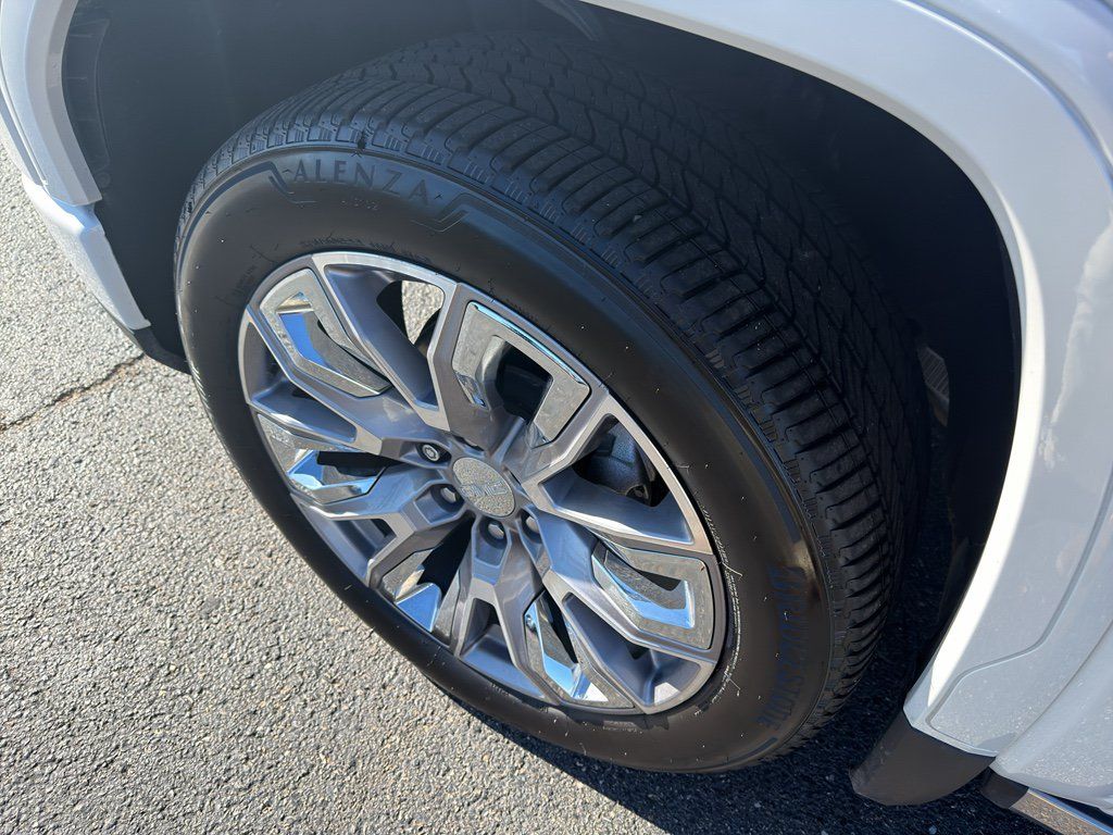 Used 2024 GMC Sierra 1500 Denali AWD/4WD image 8