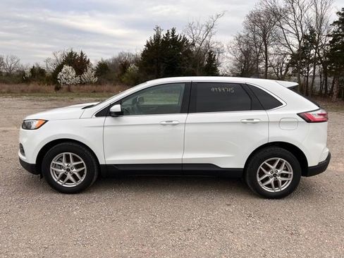 Used 2024 Ford Edge SEL w/ Convenience Package image 4