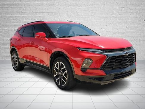 Used 2023 Chevrolet Blazer RS w/ Enhanced Convenience Package FWD image 4