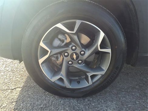 Used 2025 Chevrolet Trax LT w/ LT Convenience Package image 34