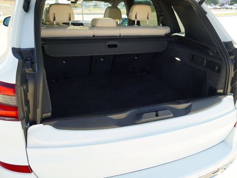 Used 2021 BMW X5 xDrive40i w/ M Sport Package image 35