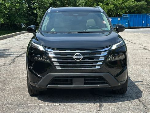 Certified 2024 Nissan Rogue SV w/ SV Premium Package AWD/4WD image 3