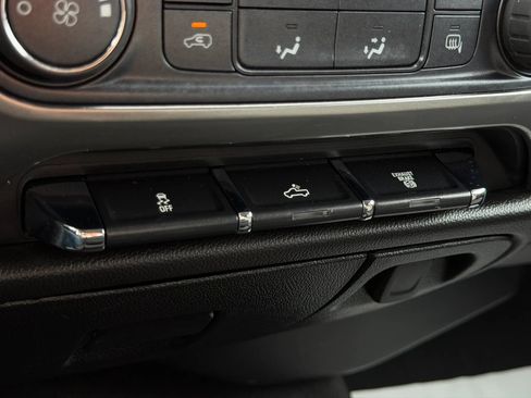 Used 2019 Chevrolet Silverado 2500 LT AWD/4WD image 43