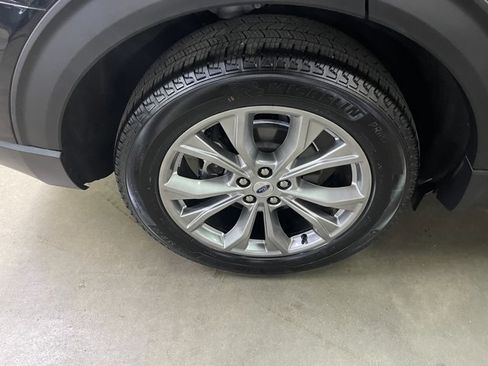 Certified 2023 Ford Explorer XLT w/ Equipment Group 202A AWD/4WD image 9