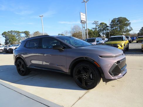 Used 2024 Chevrolet Equinox EV RS image 7