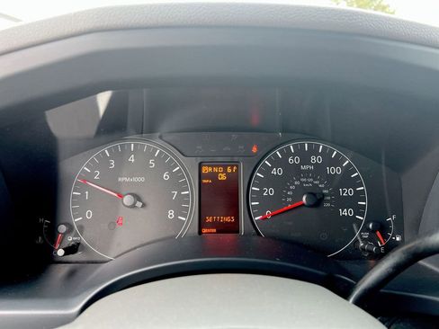 Used 2021 Nissan NV 2500 SV RWD image 3