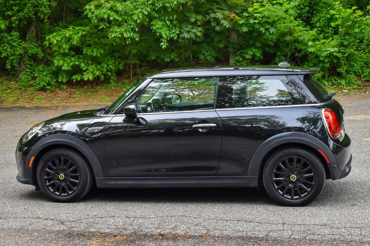 Used 2024 MINI Cooper SE FWD image 5