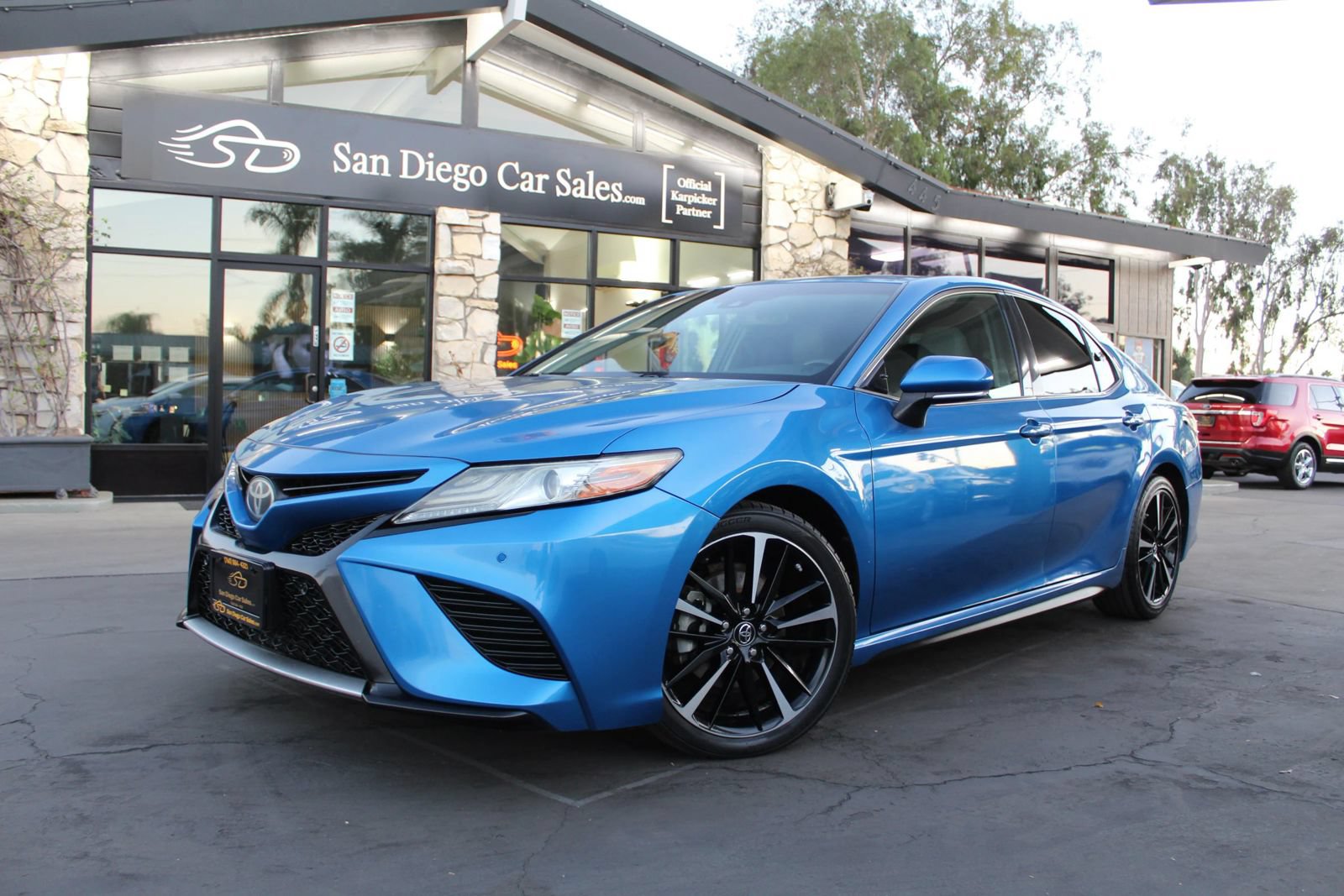 Used 2018 Toyota Camry XSE w/ Accessory Appearance Package FWD image 1