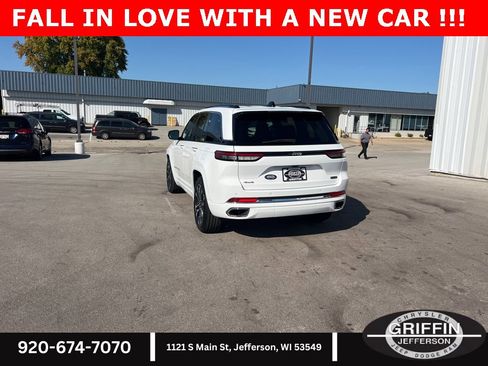 Used 2023 Jeep Grand Cherokee Overland image 11