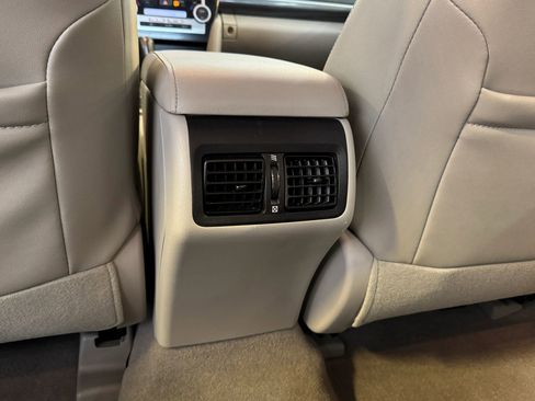 Used 2013 Toyota Camry XLE w/ Leather Pkg FWD image 25