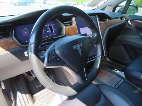 Used 2020 Tesla Model X Long Range AWD/4WD image 13