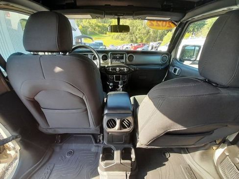 Used 2022 Jeep Gladiator Sport AWD/4WD image 38